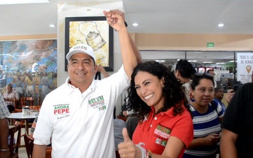 Manuel Montalvo, dirigente municipal de Movimiento Ciudadano en Veracruz, anunció que abandona la coalición <em>Por Veracruz al Frente</em> para sumarse a la campaña de Belem Palmeros Exome. Manuel Montalvo asegura que aportaría más de 3 mil votos a la abanderada priista.