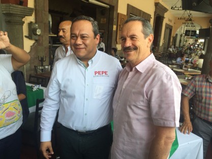 Al coincidir con el vocero de Pepe Yunes, Eduardo de la Torre Jaramillo, en céntrico restaurante de la ciudad de Córdoba, el ex candidato independiente a Gobernador en el 2016, Juan Bueno Torio, ofreció su voto al abandonado del PRI-Verde-NA al Gobierno del Estado.