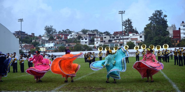 En estadio Antonio M. Quirasco de la ciudad de Xalapa, se llevó a cabo el Top Marching Band, en cual participaron la mayoría de las marching bands de esta ciudad, las cuales interpretaron sus mejores melodías. 