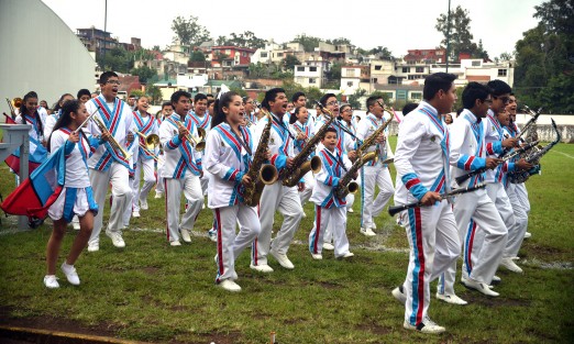 En compañía de familiares y amigos, bandas como Pitufos, Cardenales, Lobos, Delfines y otros bailaron y tocaron su mejor repertorio.