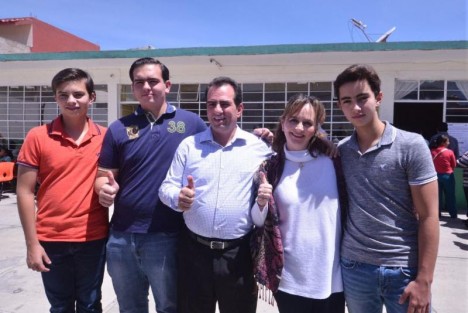 Al acudir junto con su familia a emitir su sufragio a la casilla 3038 ubicada en la escuela primaria Adalberto Tejeda de la colonia Landa en Perote, Veracruz, Pepe Yunes hizo un llamado a ejercer el voto con libertad, refiriendo que éste es un derecho ganado con el trabajo y el empeño de muchos hombres y mujeres.  