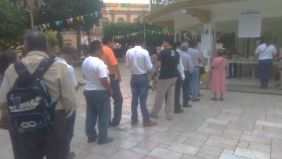 Con inconvenientes y marcado retraso, iniciaron las actividades de este proceso electoral, donde las casillas en la mayoría de los casos, iniciaron después de las nueve horas.