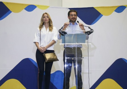 Miguel Ángel Yunes Márquez ofreció un rueda de prensa para reconocer que los resultados de elección a la gubernatura de Veracruz, no le favorecen. Deseó éxito al próximo gobernador.