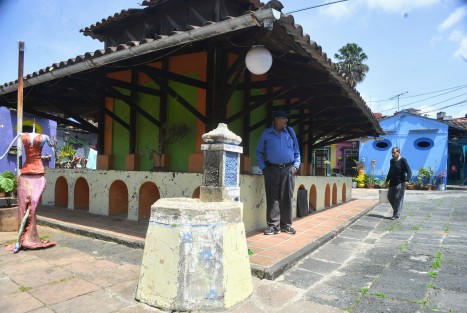 El patio Muñoz uno de los sitios emblemáticos de la ciudad de Xalapa y a decir de sus habitantes uno de los más antiguos, ya que en tiempos de la Revolución funcionaba como cuartería.