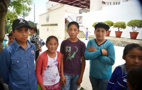 Niños y padres de familia de varias colonias de Perote se quejaron de la empresa Reciclados del Altiplano, por contaminar el aire con los desechos que arrojan al ambiente.