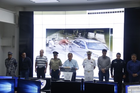 El gobernador de Veracruz, Miguel Ángel Yunes Linares, presidió la 78 reunión del Grupo de Coordinación Veracruz. Durante su intervención,  aseguró que han bajado los índices delictivos.