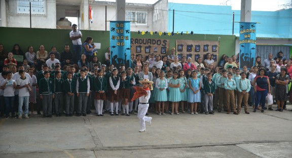 Oficialmente hoy termina el ciclo escolar en todas las instituciones de educación pública del Estado, sin embargo algunos desde la semana pasada ya no asisten a clases. 