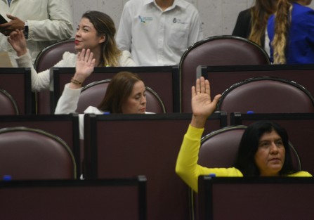  Luego de su participación en el pasado proceso electoral, legisladores locales vuelven este jueves a participar en la sesión del Congreso de Veracruz.