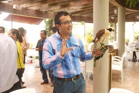 Regidores de MORENA, presentaron el programa de la Eco Feria Boca del Río 2018 que se llevará a cabo los días 14 y 15 de julio en Plaza Banderas. Durante el desarrollo de la feria se impartirán talleres sobre creaciones de huertos verticales, reciclaje de materiales, convivencia con especies exóticas y hasta comida a base de insectos.