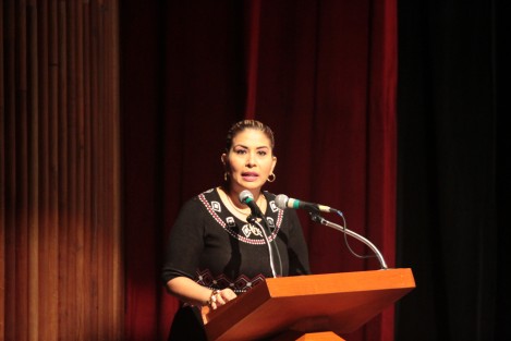 Con la representación del Secretario de Educación de Veracruz, Enrique Pérez, y por ende del Gobernador Miguel Ángel Yunes, la secretaria particular del titular de la SEV, María del Carmen Gallardo, declaró clausurado los cursos. 
