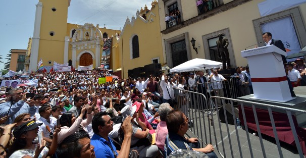 Cuitláhuac García Jiménez dio un mensaje en la Plaza Lerdo de Xalapa, a una semana de haber recibido su constancia como gobernador electo de Veracruz. 