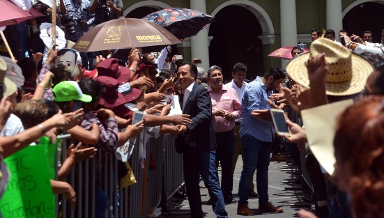 Agradeció a la población por la gran votación y felicitó también a los senadores y diputados electos. 