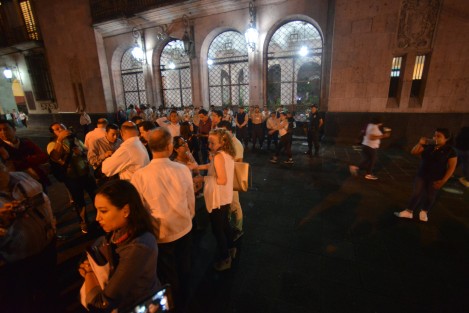 Pese a haber sufrido los empresarios jalones por parte de quienes los desalojaron, el Gobierno del Estado emitió un comunicado en el que aseguran que  fueron amablemente invitados a retirarse. 