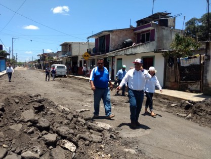 El alcalde Mario Antonio Chama Díaz, recorrió el avance de las obras históricas que se realizan en la ciudad de Teocelo, mismas que están comprendidas dentro de las acciones de los primeros 250 días de su administración municipal y que están orientadas a abatir el rezago de al menos 20 años.  