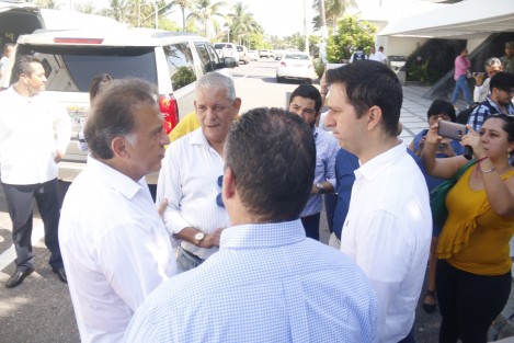 Se puso en marcha el Operativo de Vacaciones de Verano 2018. Participan corporaciones de rescate y auxilio de la Policía Federal, MARINA, Ejército Mexicano y Secretaría de Seguridad Pública. El gobernador Miguel Ángel Yunes Linares, fue el encargado de dar el banderazo de arranque.