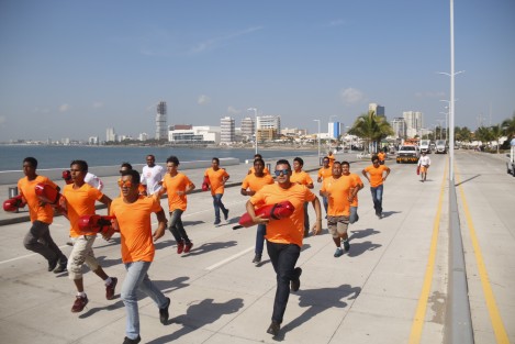 Se puso en marcha el Operativo de Vacaciones de Verano 2018. Participan corporaciones de rescate y auxilio de la Policía Federal, MARINA, Ejército Mexicano y Secretaría de Seguridad Pública. El gobernador Miguel Ángel Yunes Linares, fue el encargado de dar el banderazo de arranque.