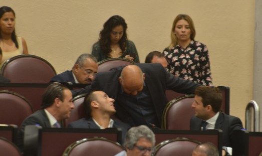 El diputado Marco Antonio Núñez López presentó la iniciativa que reforma diversas disposiciones de la Ley de Aguas del Estado, que tiene como propósito garantizar el derecho humano al agua y además señala diversos requisitos que deberán tener quienes estén al frente de los organismos operadores de agua en la entidad.