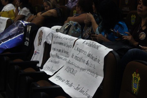 Familiares de personas desaparecidas exigieron en el Congreso que se apruebe la iniciativa de ley de personas desaparecidas en Veracruz. Fueron atendidos por una comisión encabezada por el diputado Gregorio Murillo.   