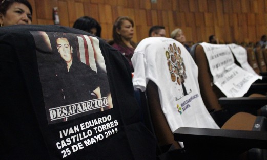 Familiares de personas desaparecidas exigieron en el Congreso que se apruebe la iniciativa de ley de personas desaparecidas en Veracruz. Fueron atendidos por una comisión encabezada por el diputado Gregorio Murillo.   