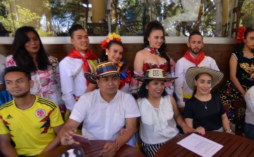 Autoridades municipales de Teocelo encabezadas por la presidenta municipal del DIF, Mara Chama, invitan al público en general al tercer festival folklórico internacional del cual serán anfitriones. Se llevará a cabo el día de mañana en punto de las 4 de la tarde frente a Palacio municipal. No falte.