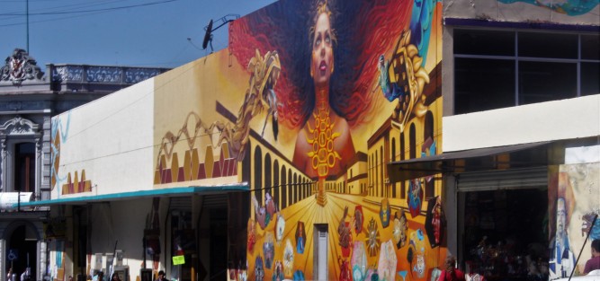 Fachada del mercado Jáuregui así se ve remodelada, pero quedó la fachada en  su totalidad a medias.