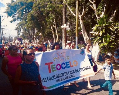 Con éxito la tarde de este sábado se llevó a cabo el tercer Festival Folklórico Internacional en la ciudad de Teocelo, Veracruz, en la explanada del Palacio Municipal, lugar donde se congregaron cientos de personas a disfrutar. 