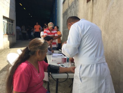  Este lunes inició la jornada gratuita de exámenes de Somatometría (signos vitales y medidas básicas), análisis clínicos para detectar crecimiento de próstata, VIH, Embarazo y Glucosa Capilar en Monte Blanco y Llano Grande, comunidades pertenecientes al municipio de Teocelo. Esta acciones gracias a la gestión del DIF Municipal encabezado por su presidenta, Mara Chama. 