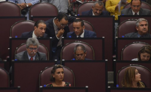 Para seguir alargando la novela de la salida de la bancada panista de la diputada Cinthya Lobato, el diputado Rodrigo Escalante fue el encargado de objetar que la solicitud de adhesión a la bancada de MORENA, por la firma del representante de esa bancada.