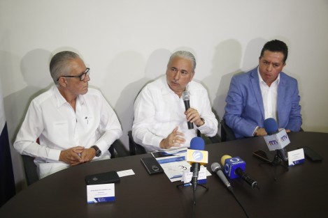 El presidente del Consejo Coordinador Empresarial, José Manuel Urreta, realizó la presentación de la Agenda de Trabajo del <em>Plan de Desarrollo de Proveedores de la Industria de Hidrocarburos para las Zonad Petroleras del Estado de Veracruz</em>.  