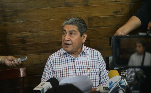 El diputado Francisco Martínez pide al gobernador del Estado, se considere a algún indígena para los cargos de magistrados que están por designarse, además de apurarlo a enviar la terna para el titular de la Dirección General Indígena del Consejo Consultivo.  