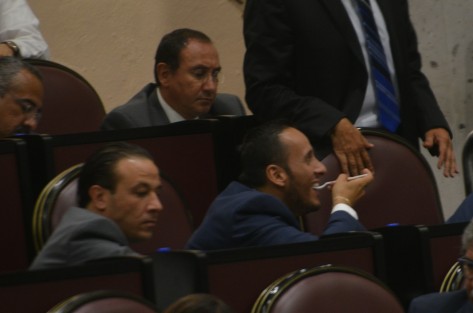 Con una maratónica sesión de 81 puntos en el orden día, diputados de 64 legislatura concluyen el segundo periodo ordinario de Sesiones en la que la mayoría hace de todo para no dormirse. 