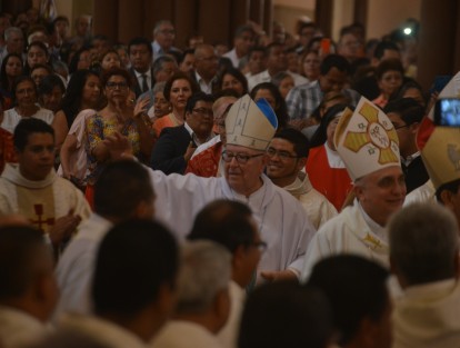 Con una celebración eucarística en la que estuvieron presentes los obispos de la región Golfo, sacerdotes de la Arquidiócesis de Xalapa, autoridades estatales y locales y feligreses, el arzobispo emérito de Xalapa, Sergio Obeso, dio gracias por su nombramiento como Cardenal.