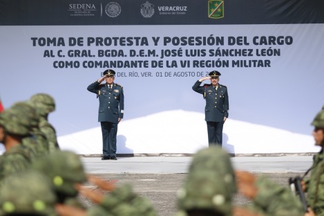José Luis Sánchez León, General de Brigada del Estado Mayor Presidencial, rindió protesta como nuevo Comandante de la VI Región Militar. 