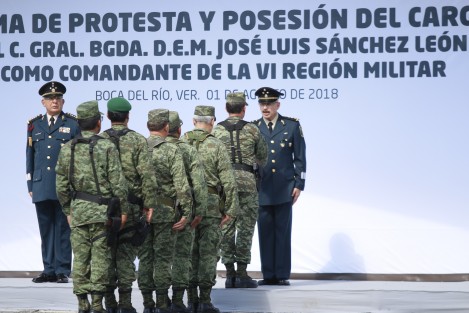 José Luis Sánchez León, General de Brigada del Estado Mayor Presidencial, rindió protesta como nuevo Comandante de la VI Región Militar. 