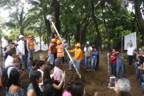 El llamado Parque Ecológico de la ciudad de Veracruz, será modificado para construir el Parque Inclusivo. Algunas estructuras como el edificio que albergaba las oficinas de la dirección, ya fueron demolidas en su totalidad.
