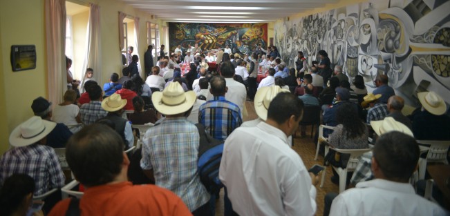 En el auditorio Emiliano Zapata de las instalaciones de la CNC se llevó a cabo el 50 aniversario de la fundación de la vieja guardia.   