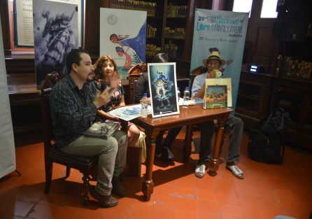 En la biblioteca histórica del Colegio Preparatorio se realizó la mesa redonda: Galería de Arte en el interior de un libro, con participación de artistas como Claudia Navarro, Honorio Robledo y Víctor Vega Cataño.