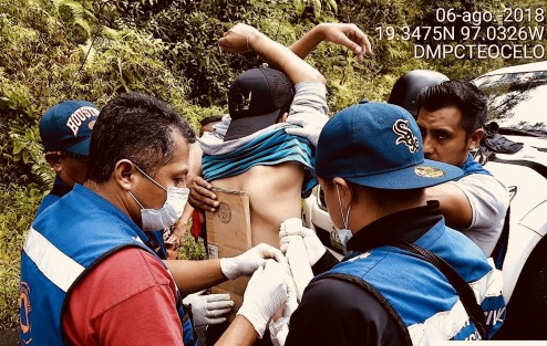 Al lugar acudieron a dar atención inmediata personal de Protección Civil de Teocelo, quienes con el apoyo de personal de Cosautlán atendieron a los lesionados para trasladarlos a los hospitales, donde dos se reportan como delicados. 