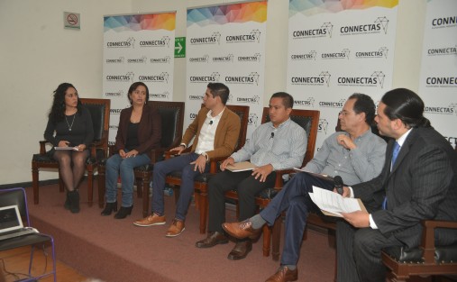 En el auditorio Carlos Fuentes se llevó a cabo Diálogos Connecta con él te <em>Impunidad y violencia en Veracruz -Lá misma cara con nueva política en México-Puebla</em> participaron: Aracely González Saavedra, Juan Pablo Nápoles Ramírez, Jorge Morales Vázquez, y  Alberto Olvera Rivera.