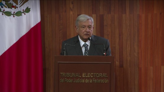 En su discurso, AMLO dijo que actuará con rectitud y respetando la autonomía de los poderes; así mismo reconoció al pueblo de México por su vocación democrática, agradeciendo la confianza de quienes votaron por él, y la madurez política de quienes reconocieron su triunfo. 