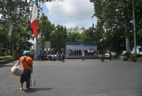 Así lució el evento del Día internacional del indígena, en el parque Juárez de Xalapa, el cual no convocó a mucha prensa ni a funcionarios del gobierno.