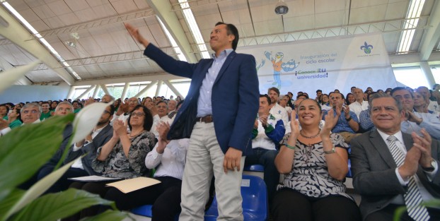 El gobernador electo de Veracruz, Cuitláhuac García Jiménez afirmó que una de las prioridades que atenderá su administración será el combate a la pobreza e inseguridad, y para ello refirió que su gobierno tendrá una estrecha coordinación con las instancias federales encargadas de estos temas.