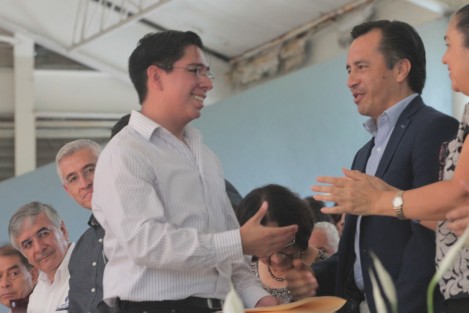 El gobernador electo de Veracruz, Cuitláhuac García Jiménez  mencionó que ha sostenido pláticas con la rectora de la UV, Sara Ladrón de Guevara, a quien le ha manifestado que su gobierno apoyará a la Universidad Veracruzana, <em>todo el apoyo que podamos, ahí estará nuestro gobierno presente.</em>