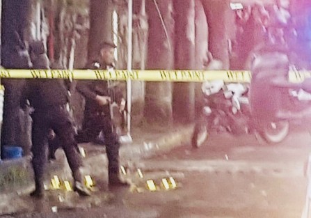 Un muerto y dos lesionados es el saldo extraoficial de una balacera suscitada la tarde noche de este sábado en las inmediaciones del Mercado Luis G. Rendón y Plaza Museo, en Xalapa, Ver.