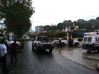 Un muerto y dos lesionados es el saldo extraoficial de una balacera suscitada la tarde noche de este sábado en las inmediaciones del Mercado Luis G. Rendón y Plaza Museo, en Xalapa, Ver.