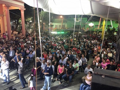 En Teocelo, Ver., en un ambiente de fiesta y con concurrida asistencia, dieron inicio las fiestas patronales de la Asunción de la Virgen, así como el festejo de la fundación de esta ciudad, con la inauguración encabezada por el alcalde Mario Chama Díaz, y la presidenta del DIF Municipal, Mara Chama.