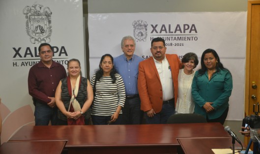 El tema principal de la conferencia de prensa en el Ayuntamiento de Xalapa fue anunciar ante los medios la incorporación del regidor de Nueva Alianza, Francisco González Villagomez, al grupo de Morena.