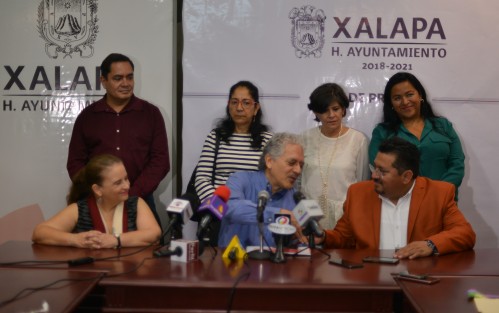 El tema principal de la conferencia de prensa en el Ayuntamiento de Xalapa fue anunciar ante los medios la incorporación del regidor de Nueva Alianza, Francisco González Villagomez, al grupo de Morena.