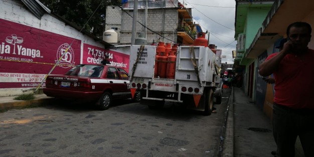 Una mujer falleció luego de que una camioneta repartidora de gas le pasara encima.