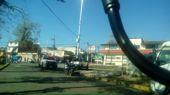 El saldo final del operativo de la SSP en Xalapa, contra asaltantes de un comercio en la Col. Rafael Lucio, la mañana de este martes, fue de 3 detenidos y una persona más abatida.